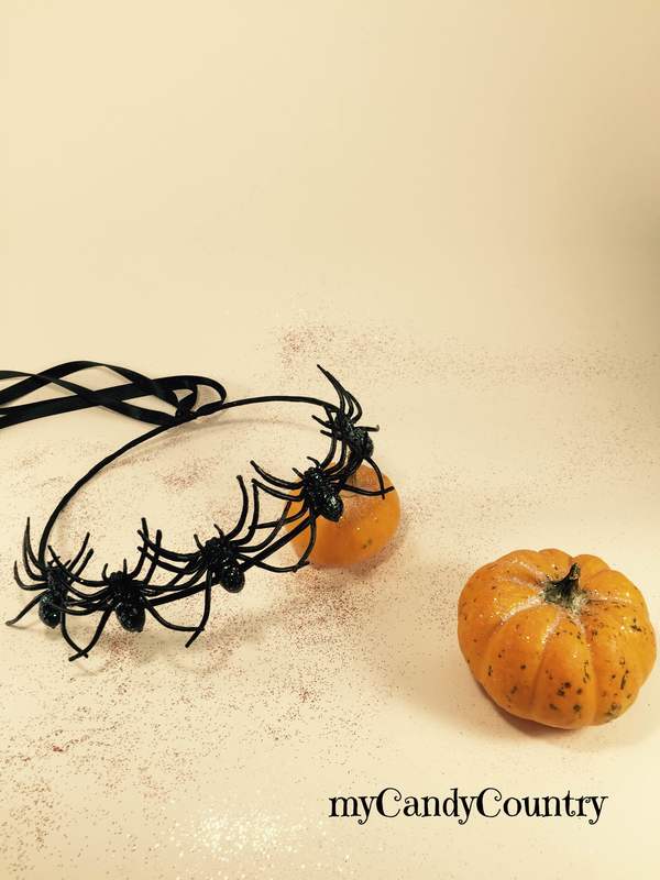 Corona di Ragni - Idea creativa di Halloween bambini Halloween fai da te 