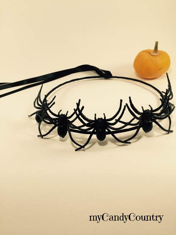 Corona di Ragni - Idea creativa di Halloween bambini Halloween fai da te 