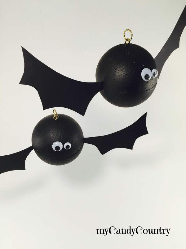 Halloween creativo: pipistrelli fai da te carta e cartone Halloween fai da te plastica 
