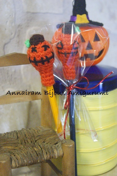 Matite zucca amigurumi per Halloween amigurumi creativapp Halloween fai da te stoffa e lana 