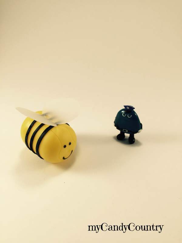 Riciclo Creativo: una simpatica ape nasce dai porta sorpresine bambini plastica Riciclo Creativo 
