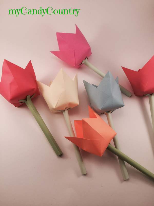 Semplici tulipani di carta origami - Tutorial carta e cartone creatività Primavera fai da te 