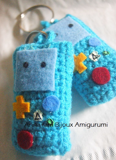 Come fare un portachiavi Amigurumi - GameBoy amigurumi creativapp stoffa e lana 