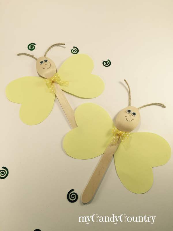 Riciclo creativo: farfalla fai-da-te con cucchiaio di legno carta e cartone Estate fai da te home decor legno e natura Riciclo Creativo 
