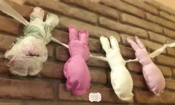 Come fare una Ghirlanda di Coniglietti di Pasqua creativapp home decor Pasqua fai da te stoffa e lana 
