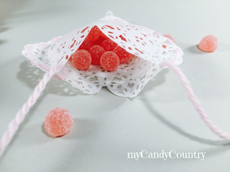 Porta caramelle fai da te per San Valentino plastica Riciclo Creativo San Valentino fai da te 