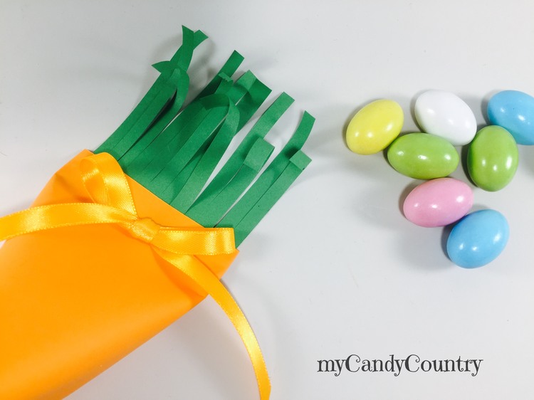 Portauovo di Pasqua fai da te a forma di carota carta e cartone Pasqua fai da te Riciclo Creativo 